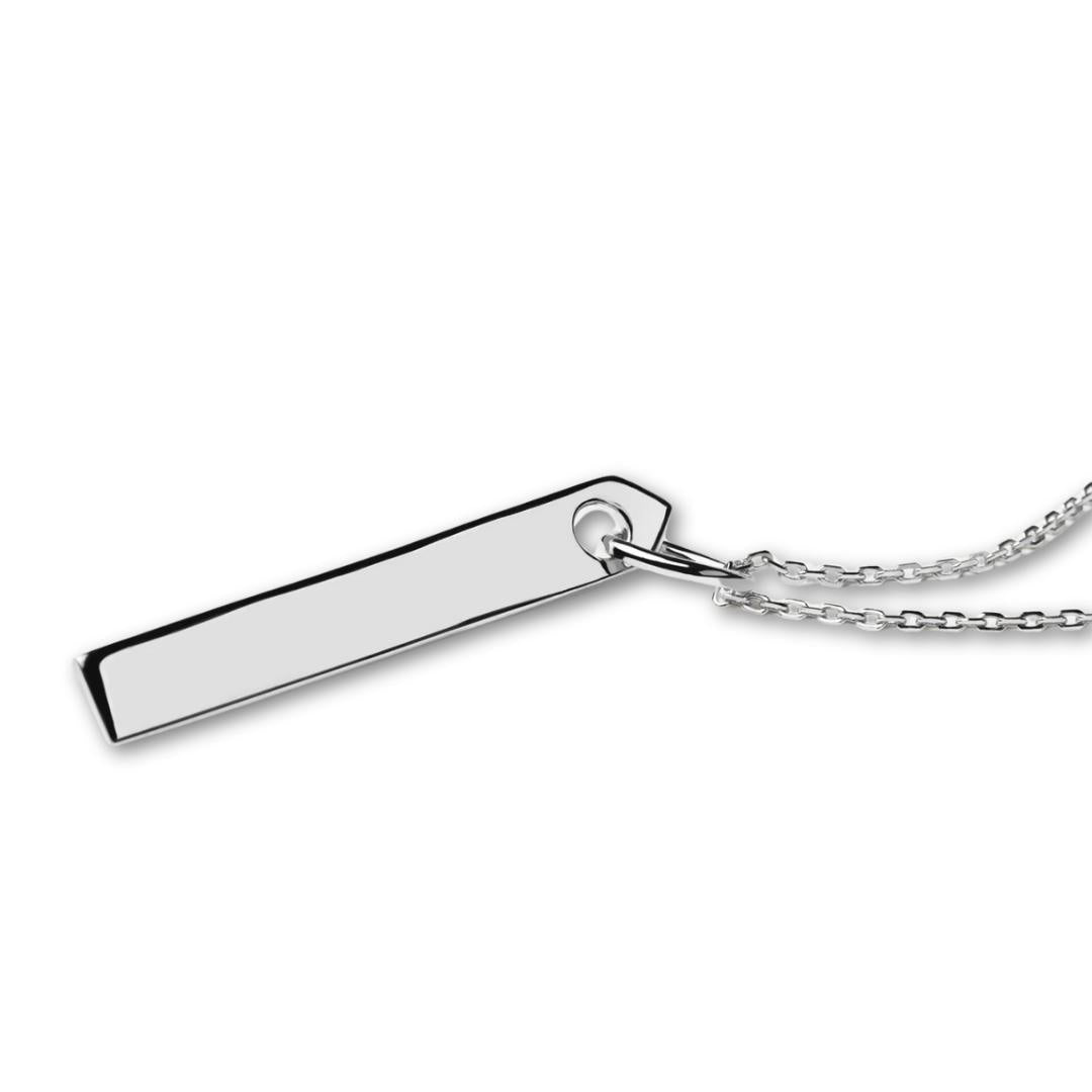 Collar unisex minimalista con etiqueta grabada