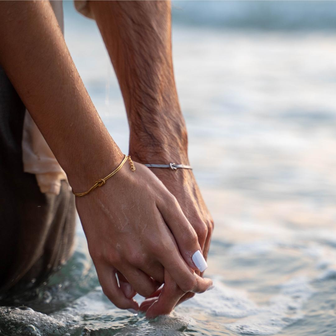 Paar von 2 Liebesknoten-Armbändern - Geschenkbox mit Versprechenszertifikat