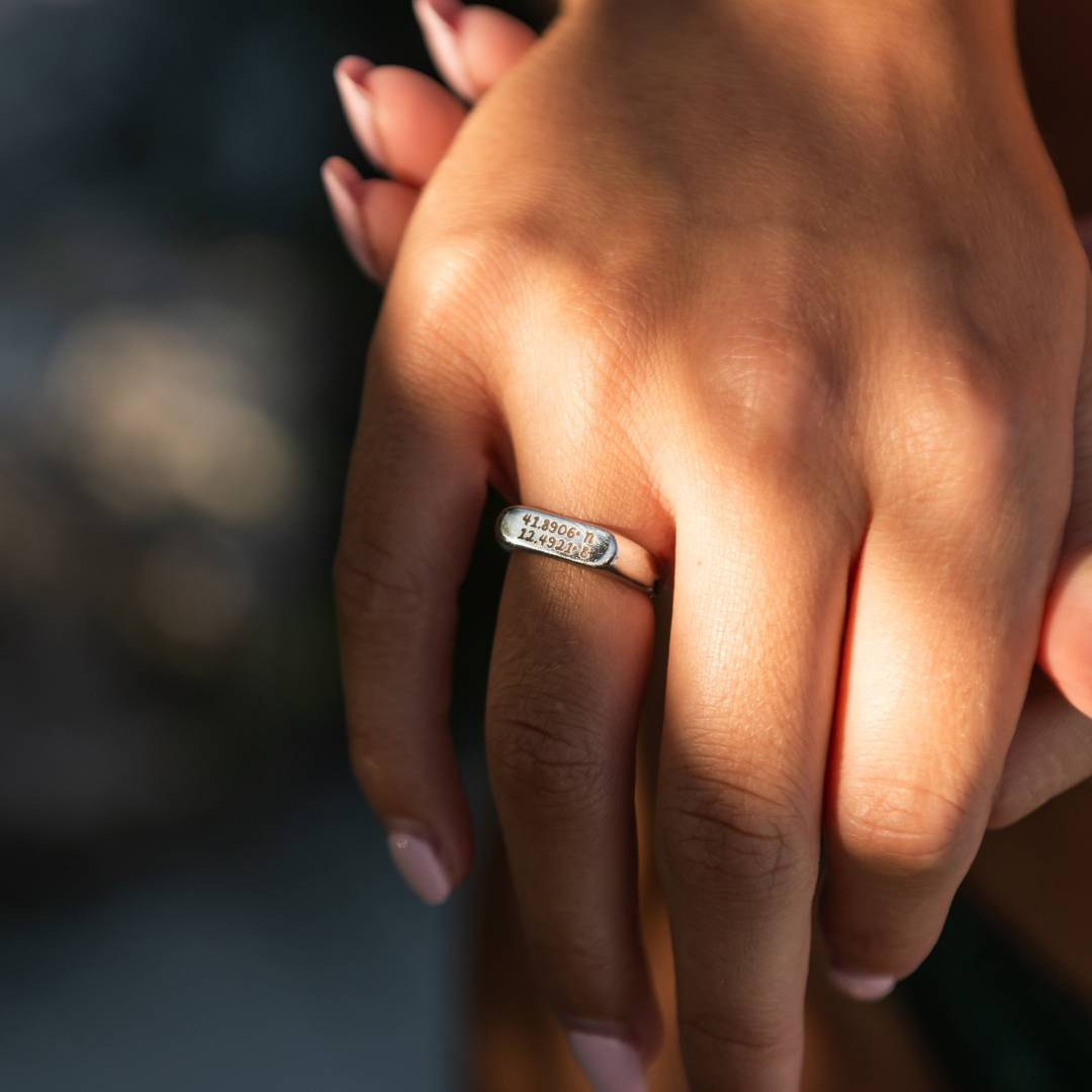Personalisierter Ring mit Koordinaten