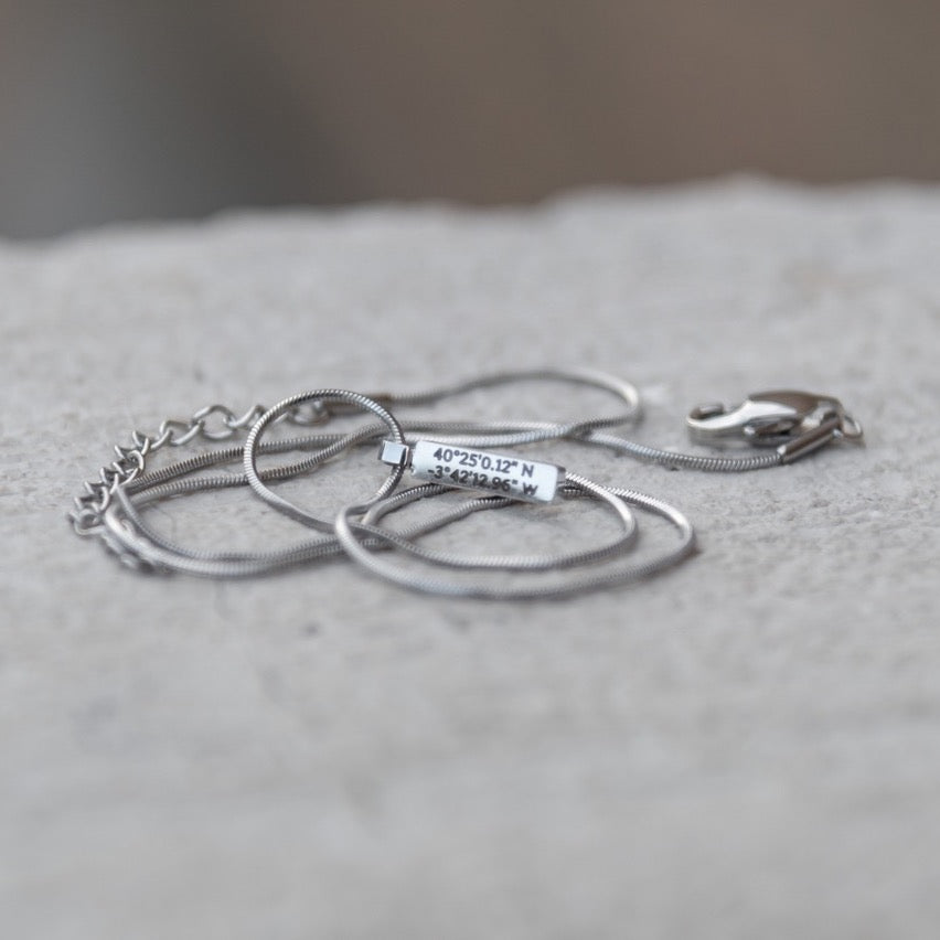 Minimales Unisex-Armband mit graviertem Etikett