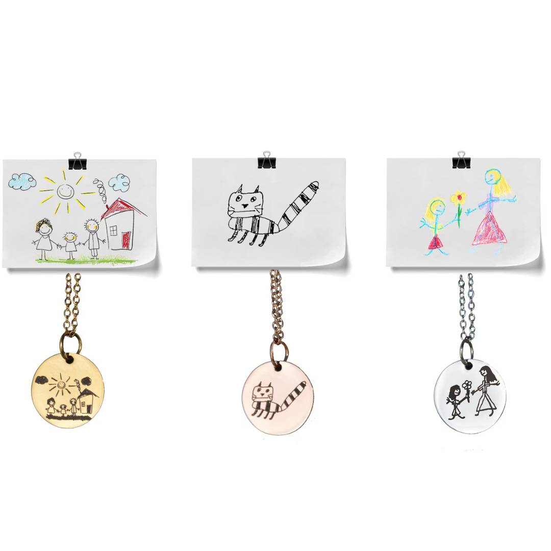 Collana con Disegno Inciso con Medaglia Tonda