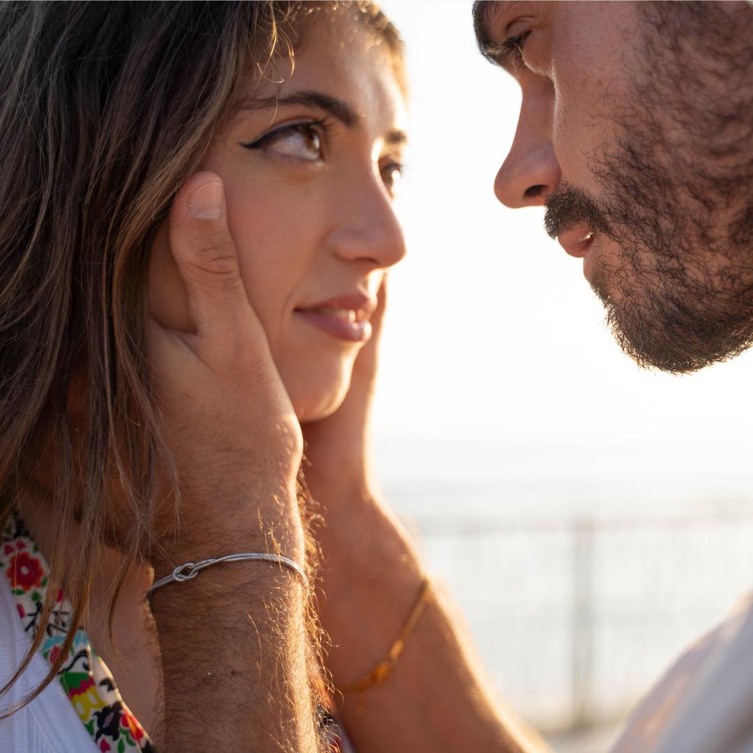 Paar von 2 Liebesknoten-Armbändern - Geschenkbox mit Versprechenszertifikat






