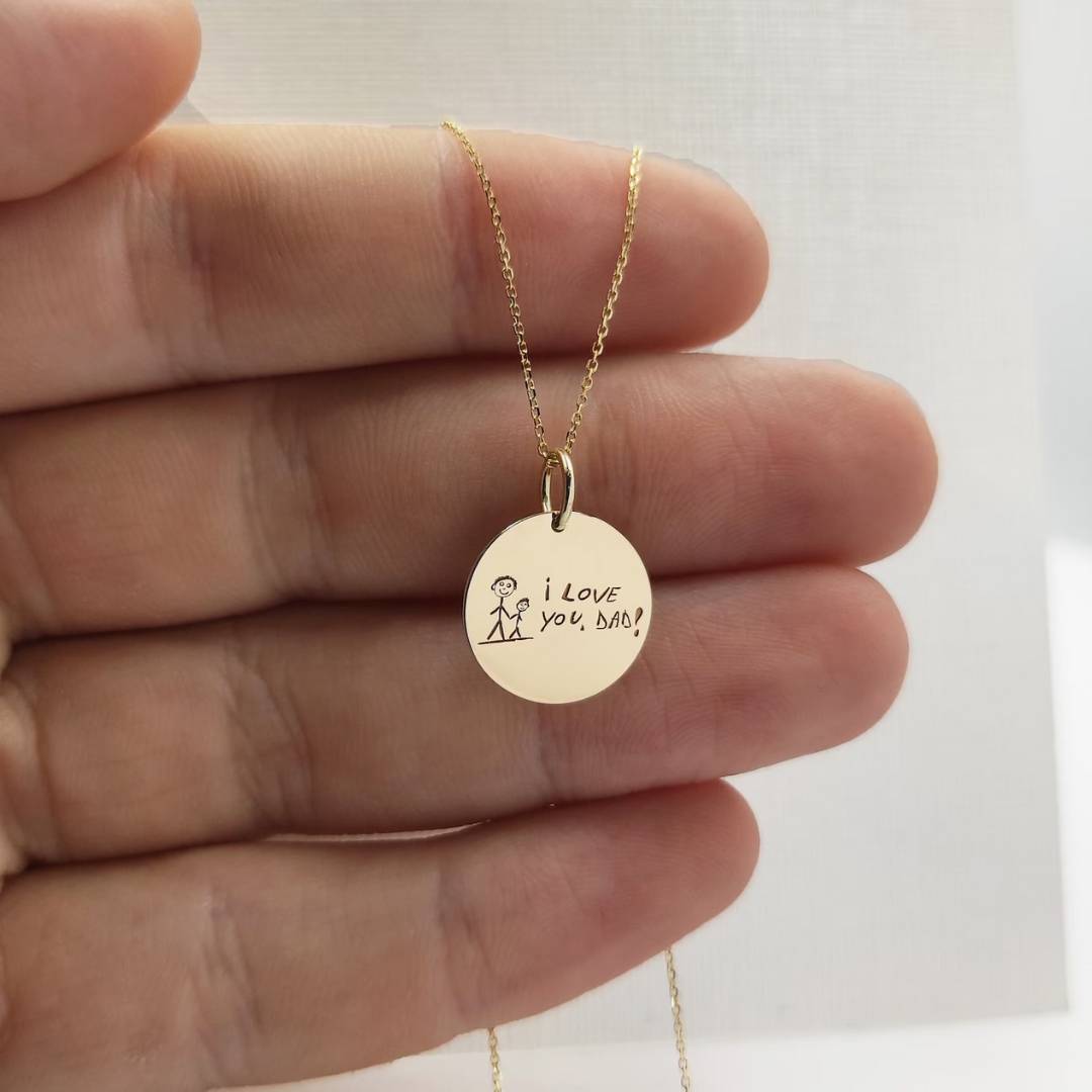 Collana con Disegno Inciso con Medaglia Tonda