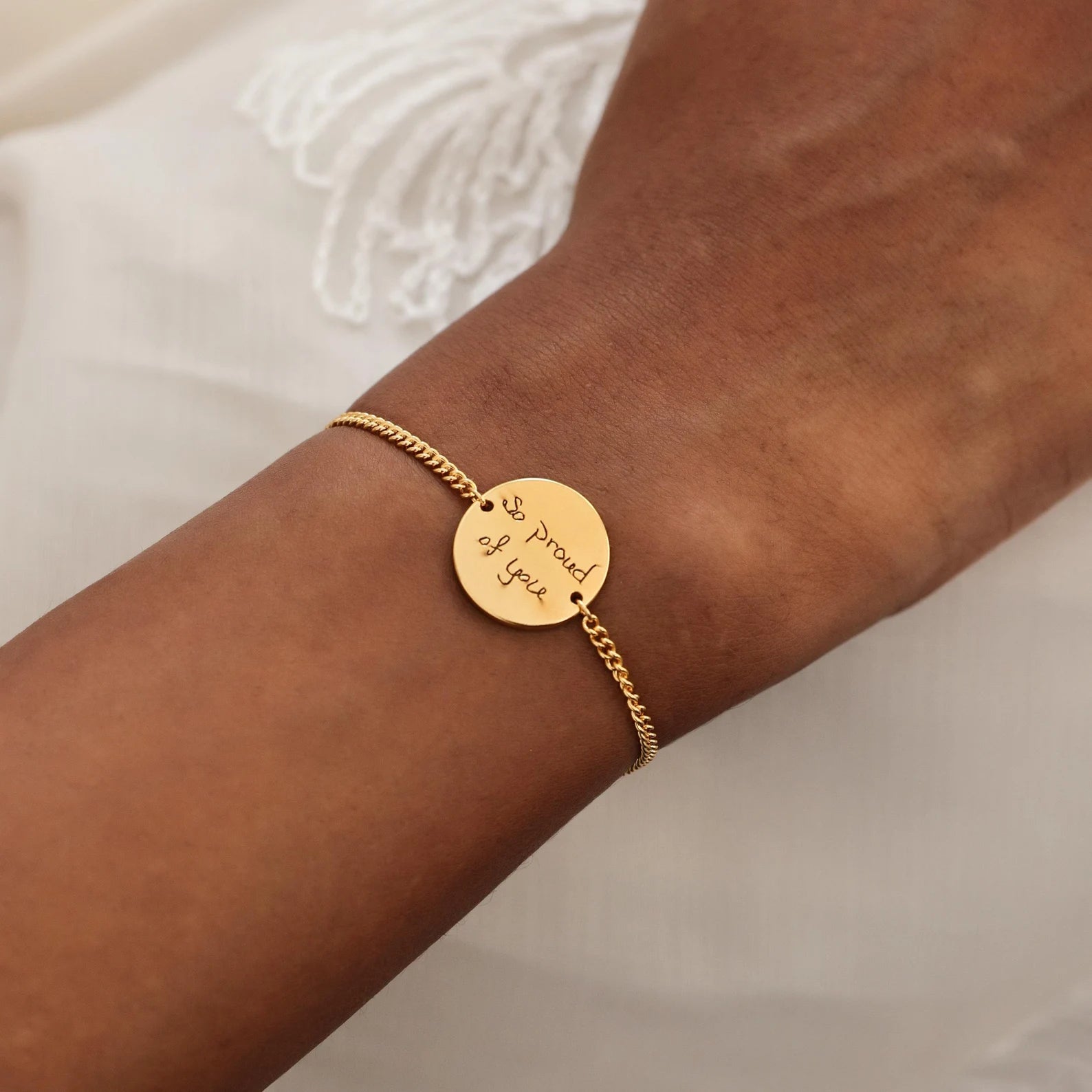 Bracciale Personalizzato Tondo con Dedica Scritta a Mano Incisa