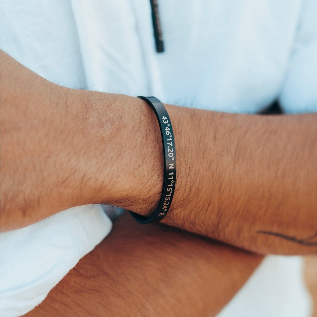 Personalisiertes starres Armband